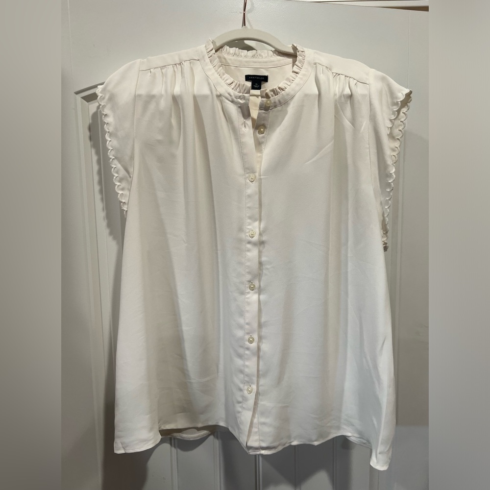 Ann Taylor Scalloped Cap Sleeve Blouse